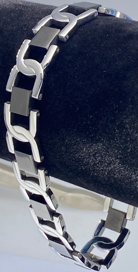 JEWELRY Fashion Black IP Stirrup Bracelet
