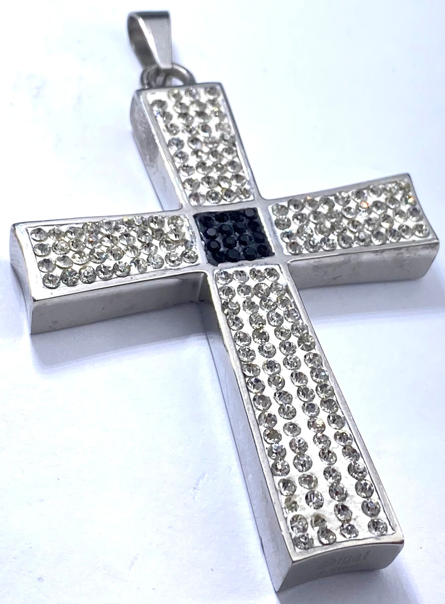 JEWLRY FASHION White Crystals and Black Crystal Large Cross