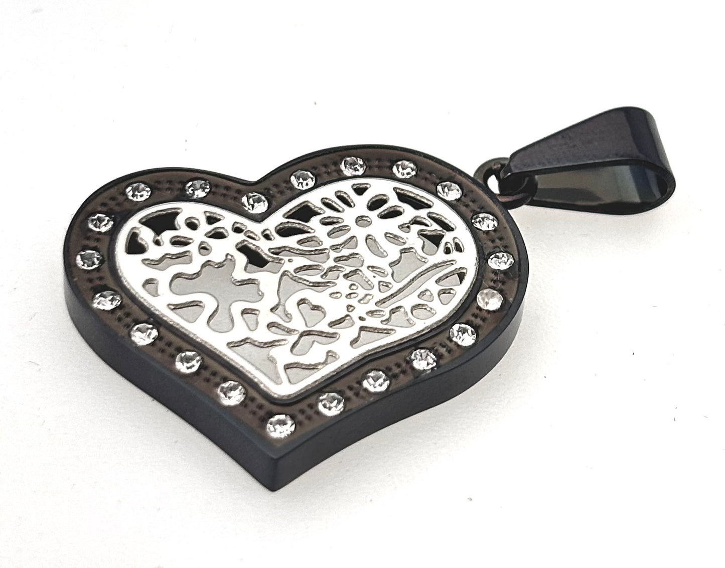 JEWELRY BLACK FAME WITH CRYSTAL HEART PENDANT WITH CHAIN 18"