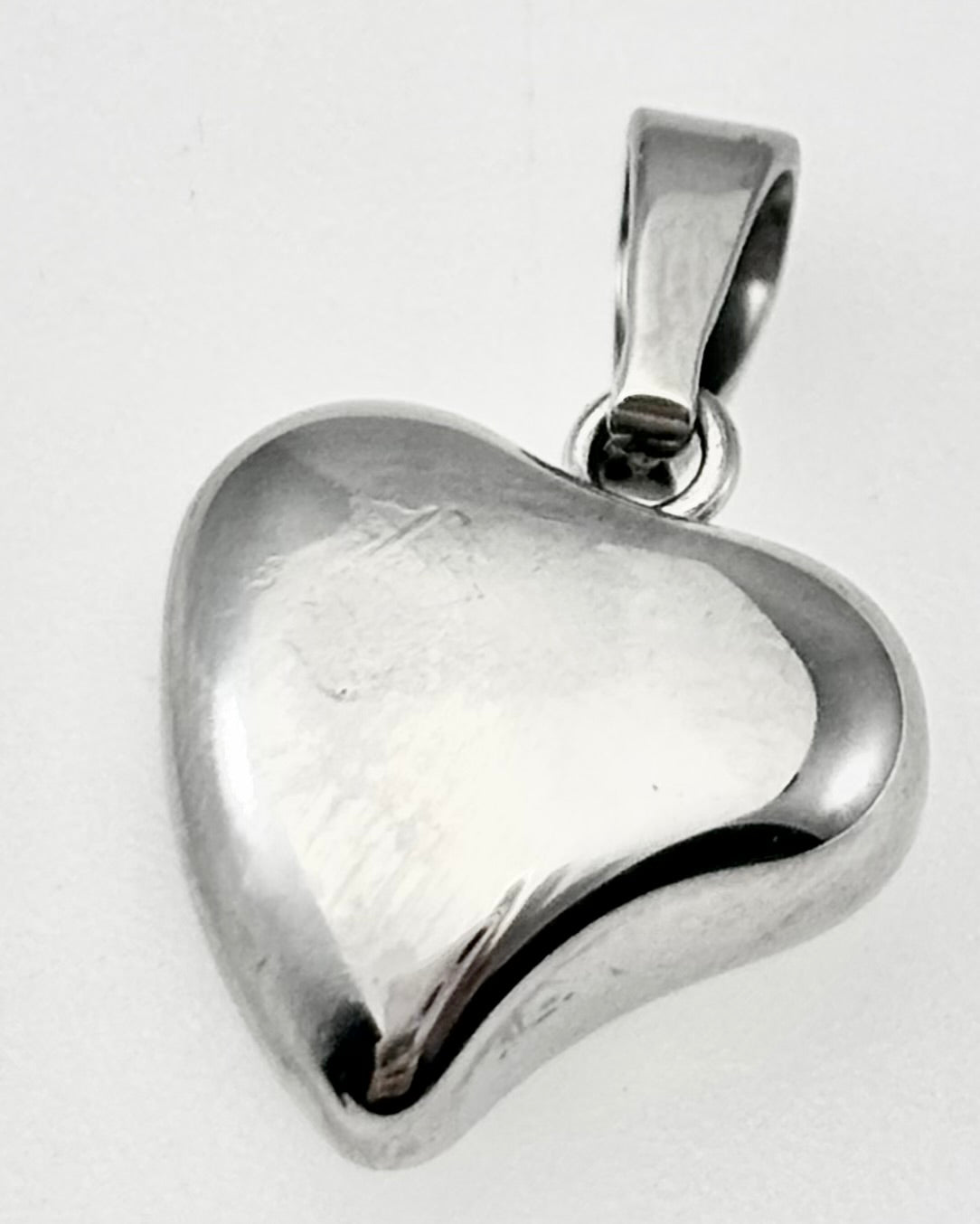 JEWELRY PUFF HEART HIGH POLISH PENDANT WITH CHAIN