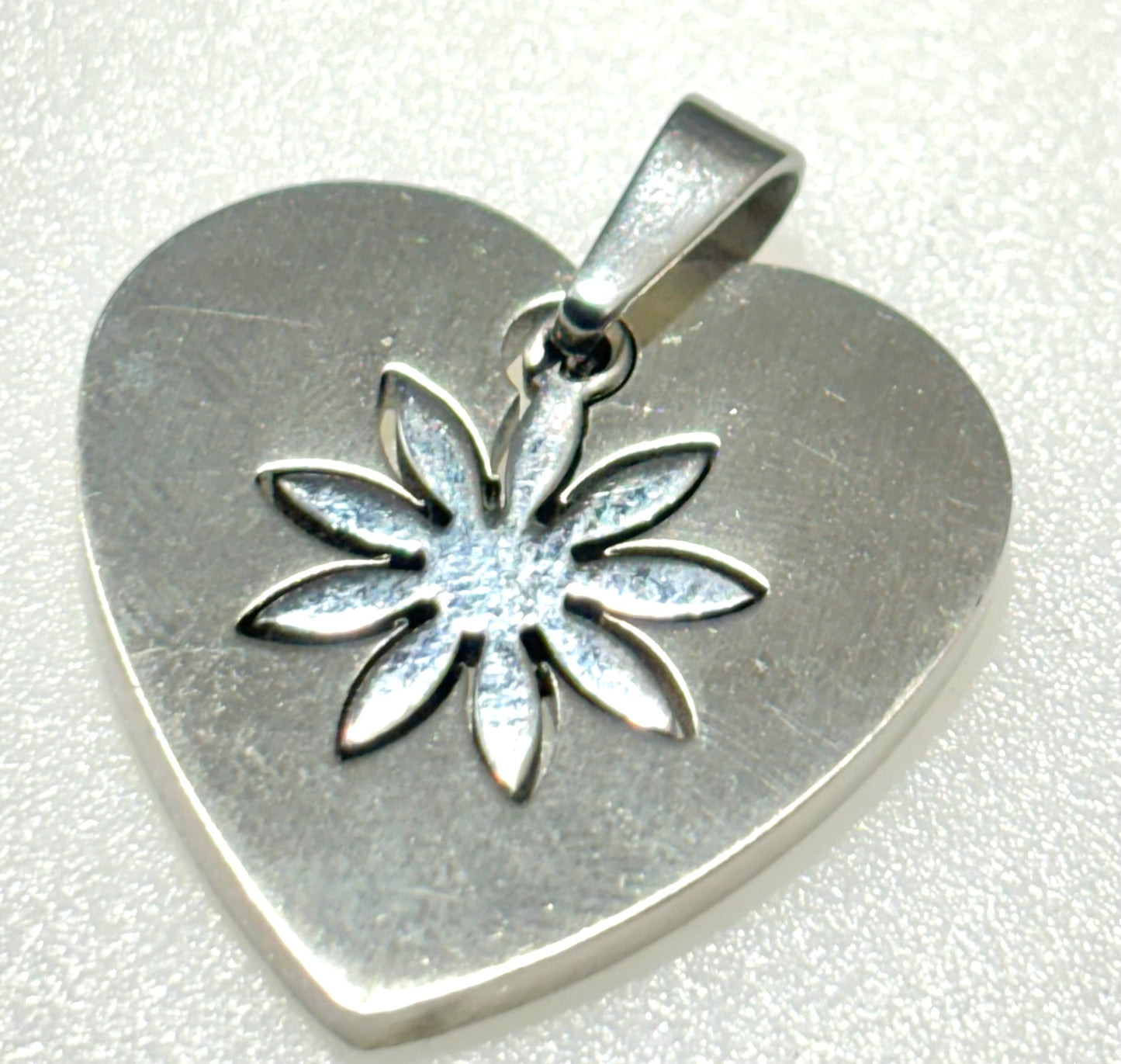 JEWELRY FLAT DISH HEART SUNFLOWER CENTER WITH A CHAIN 18"