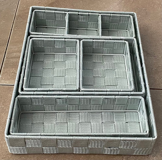 GREEN WEAVED ORGANIZER